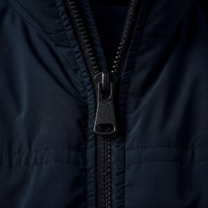 Durable zipper detail on the 32 Degrees Heat men's jacket, designed for secure closure.